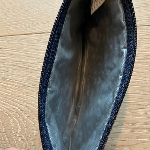 1997 NWOT RETIRED VINTAGE Vera Bradley Blue Indigo cosmetic bag - Picture 4 of 5